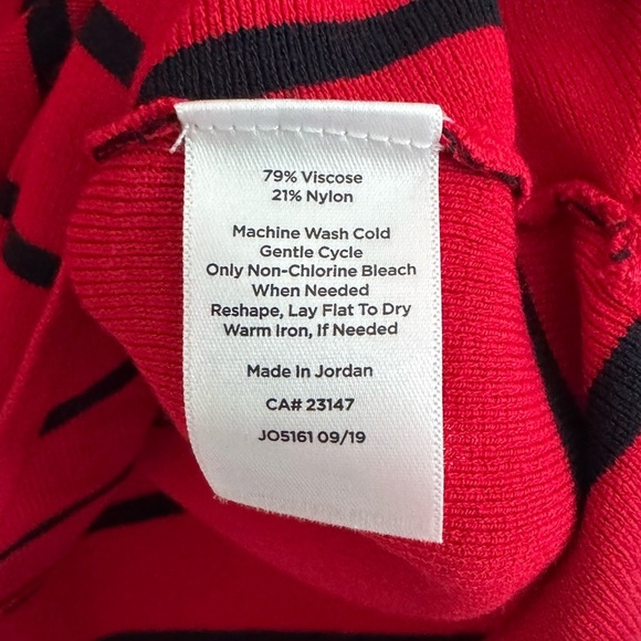 NWT Talbots Chevron Stripe V-Neck Sweater Classic Knit Top Red Navy Size Medium - Picture 5 of 6